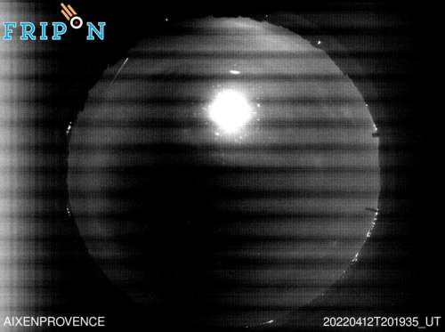 Full size image detection Aix-en-Provence (FRPA02) 2022-04-12 20:19:35 Universal Time